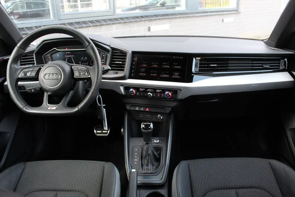 Audi A1 30 TFSI S Line Edition One uit 2019, foto 2