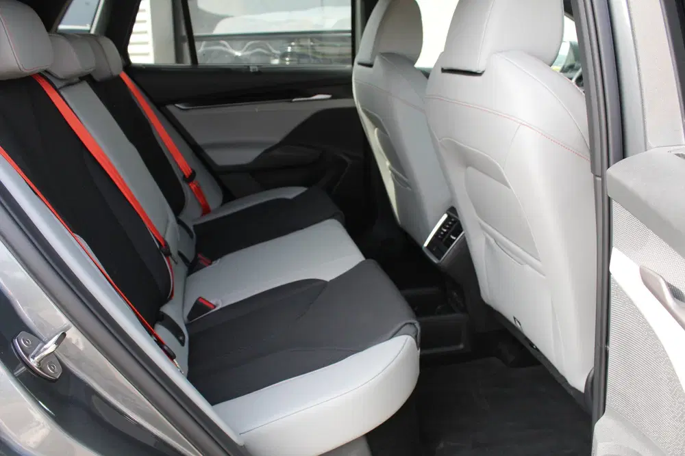Skoda Elroq 60 Business Edition uit 2025, foto 11