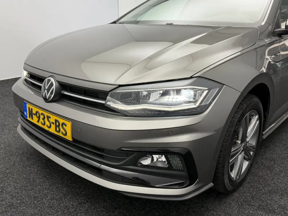 Volkswagen Polo 1.0 TSI Highline Business R-Line uit 2021, foto 2