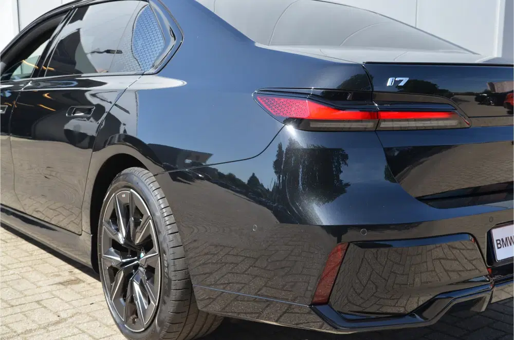BMW i7 eDrive50 M Sport uit 2024, foto 14