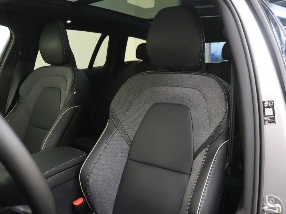 Volvo V60 T8 AWD Plus Dark uit 2026, foto 15