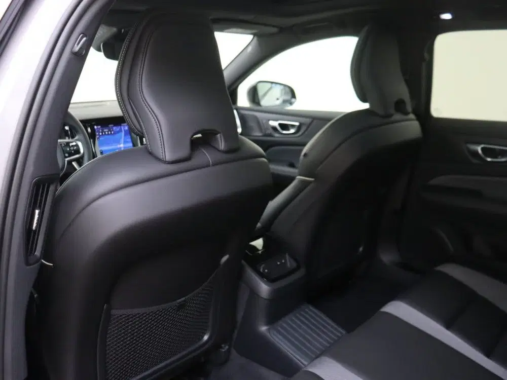 Volvo V60 T8 AWD Plus Dark uit 2026, foto 9