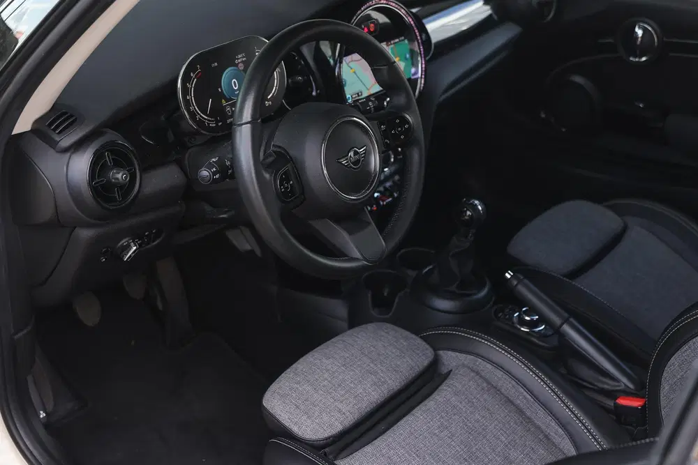 Mini Hatchback One Classic uit 2022, foto 3