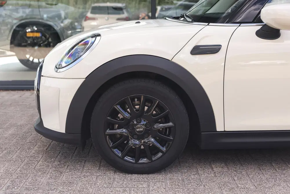 Mini Hatchback One Classic uit 2022, foto 4