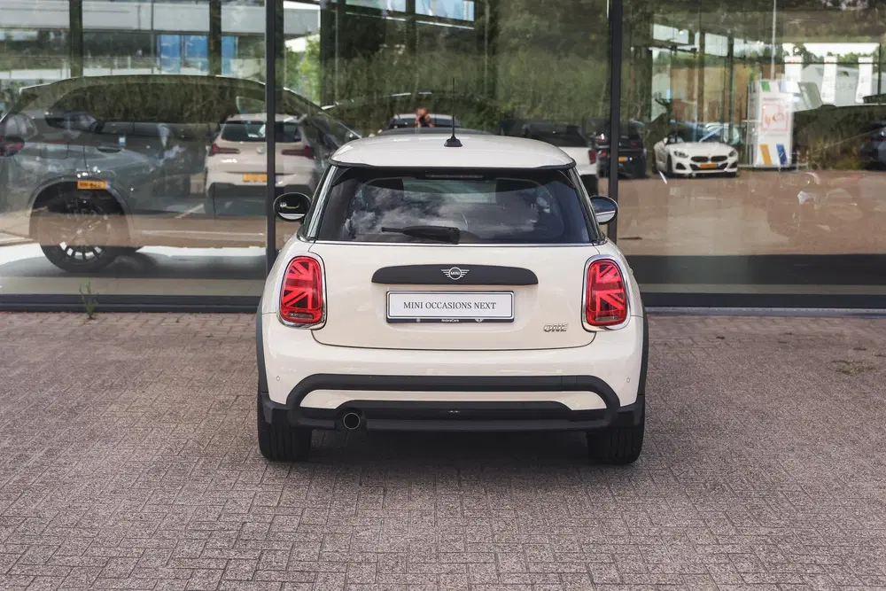 Mini Hatchback One Classic uit 2022, foto 6