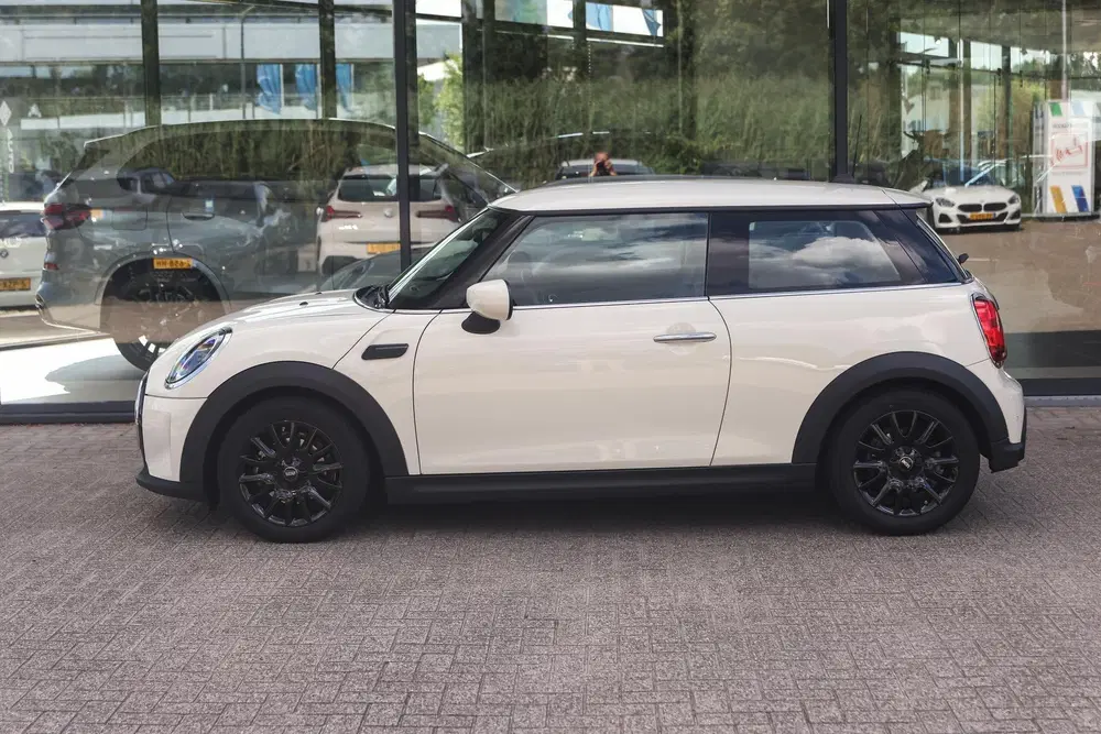 Mini Hatchback One Classic uit 2022, foto 7