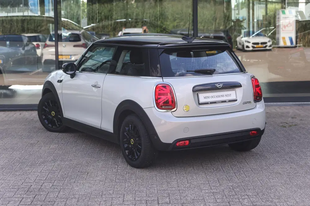 Mini Electric Classic uit 2022, foto 2