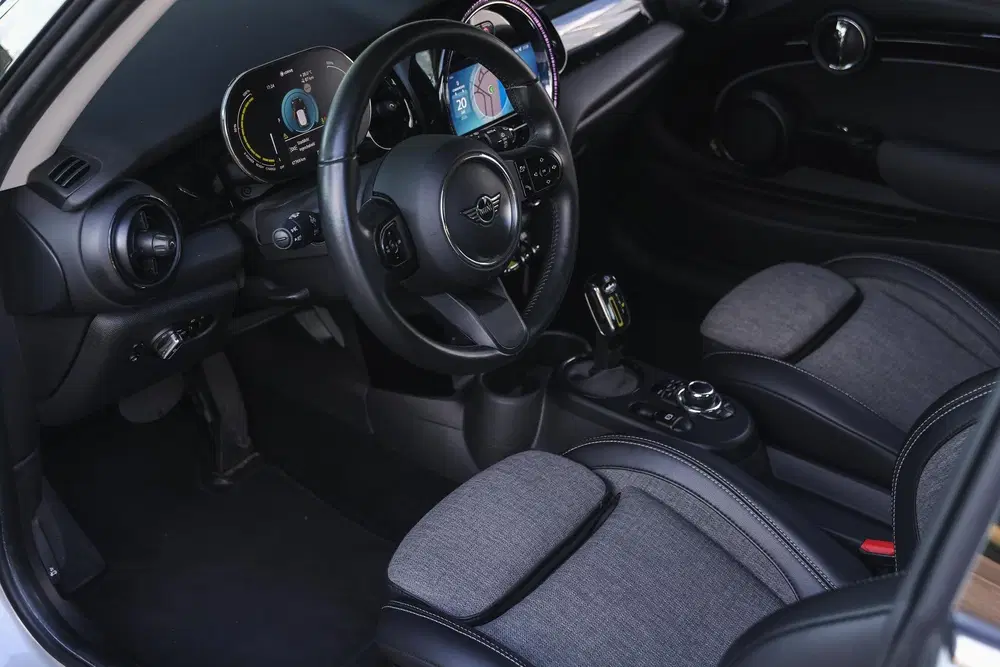 Mini Electric Classic uit 2022, foto 3