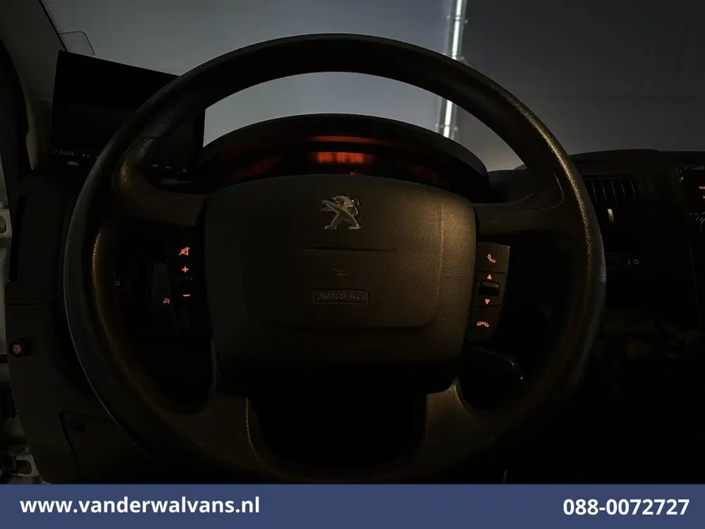 Peugeot Boxer 2.2 BlueHDi 141pk Bakwagen 428cm Lang Laad uit 2022, foto 14