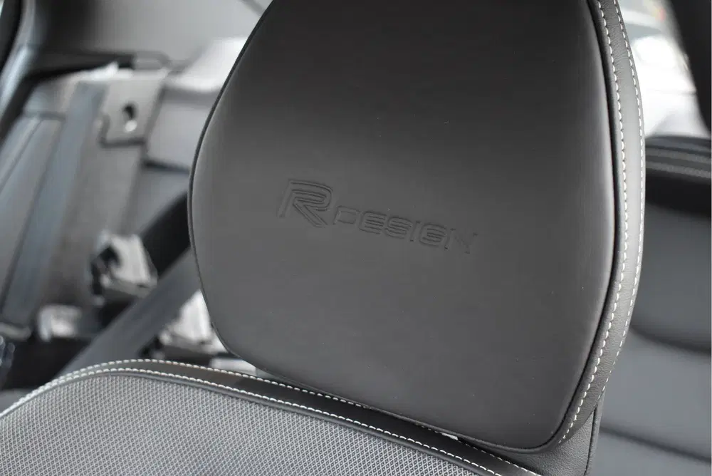 Volvo S60 2.0 T6 AWD Twin Engine R-Design Navi Leder uit 2020, foto 11