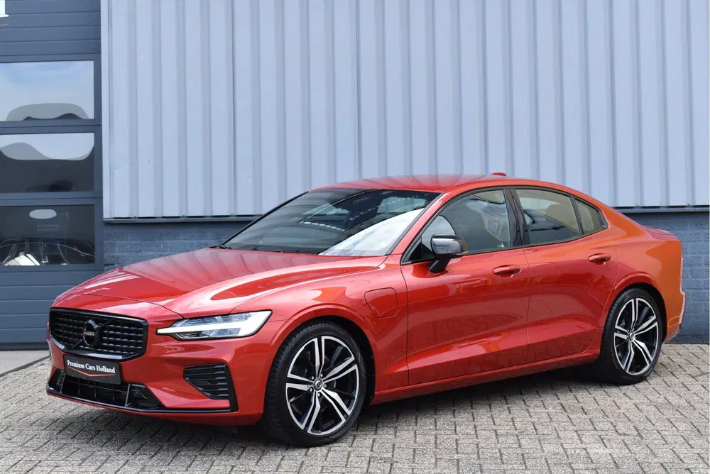 Volvo S60 2.0 T6 AWD Twin Engine R-Design Navi Leder uit 2020, foto 3