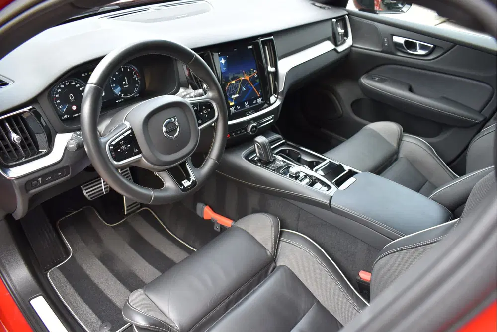 Volvo S60 2.0 T6 AWD Twin Engine R-Design Navi Leder uit 2020, foto 5