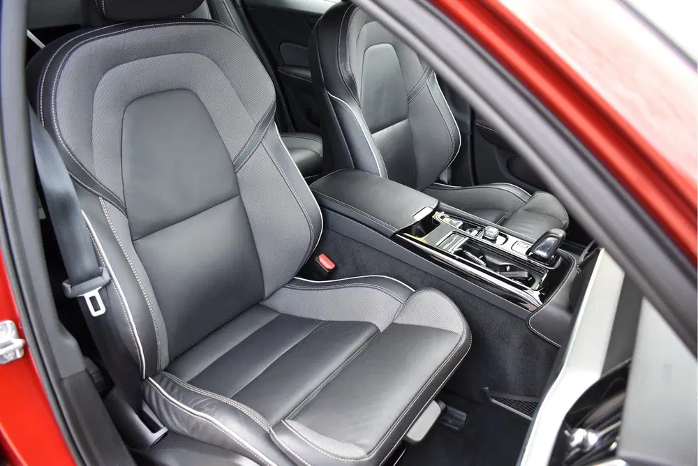 Volvo S60 2.0 T6 AWD Twin Engine R-Design Navi Leder uit 2020, foto 7
