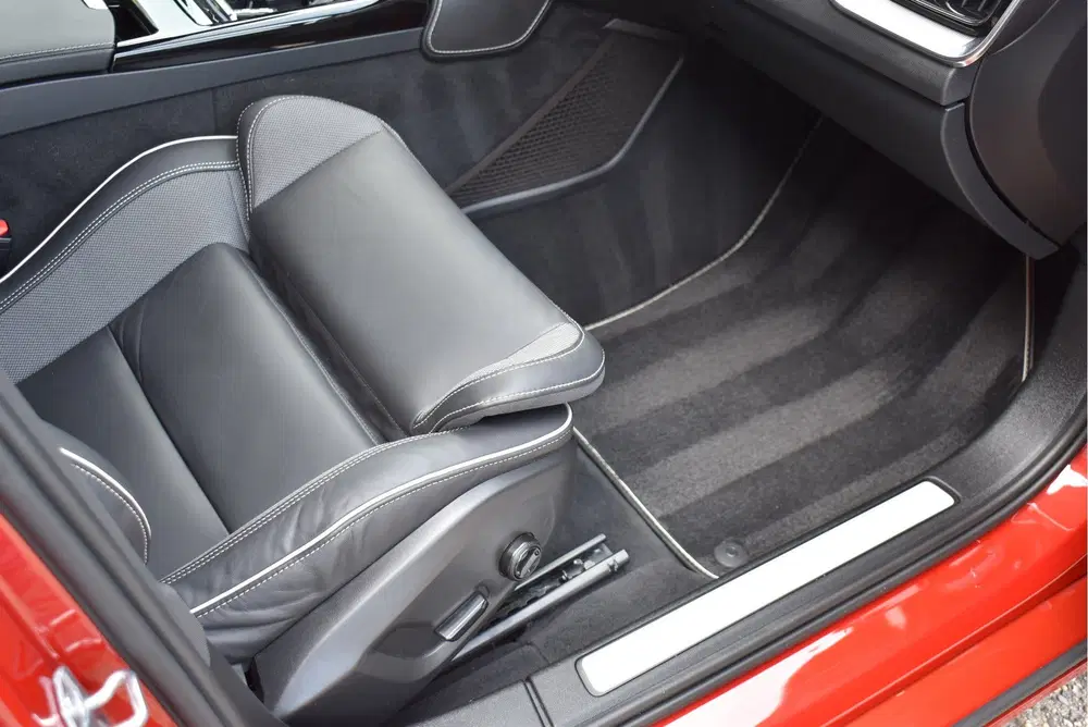 Volvo S60 2.0 T6 AWD Twin Engine R-Design Navi Leder uit 2020, foto 8