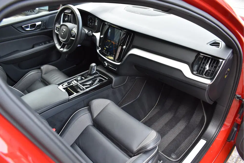 Volvo S60 2.0 T6 AWD Twin Engine R-Design Navi Leder uit 2020, foto 9