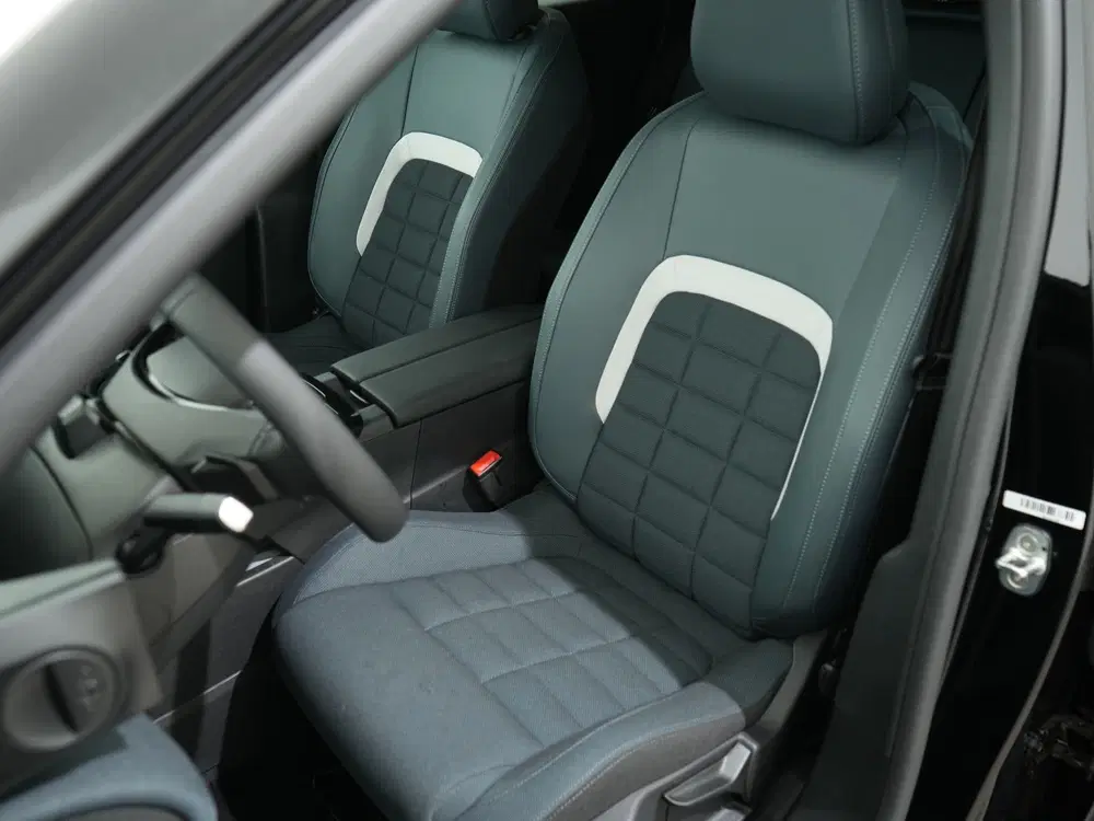 Citroën C5 Aircross 1.2 HYBRID 145PK PLUS E-DCS6 uit 2026, foto 4