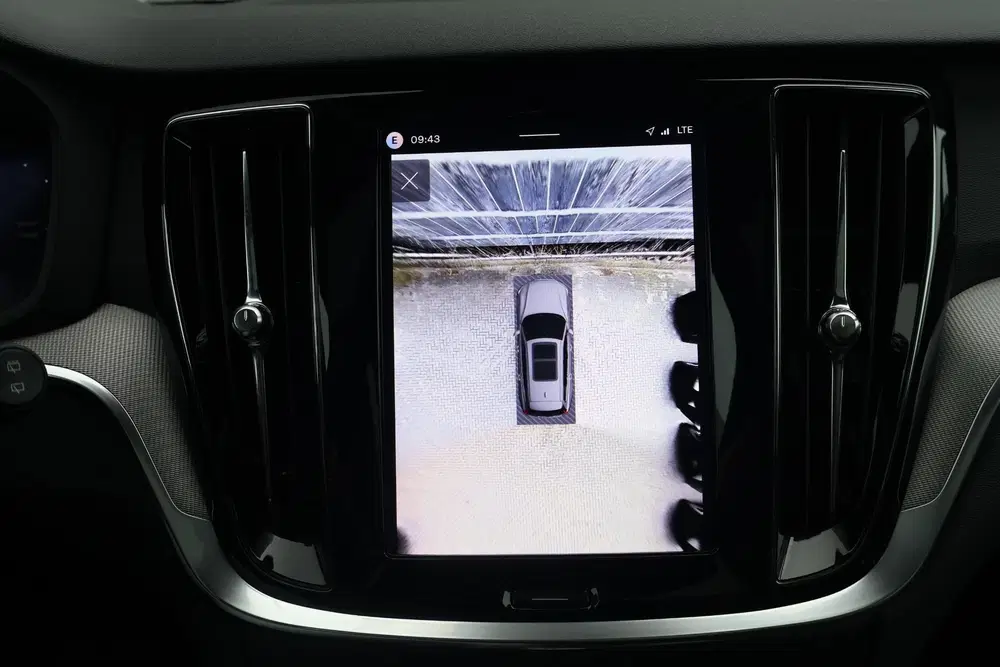 Volvo V60 2.0 T8 Plug-in Hybrid AWD Plus Dark uit 2026, foto 13