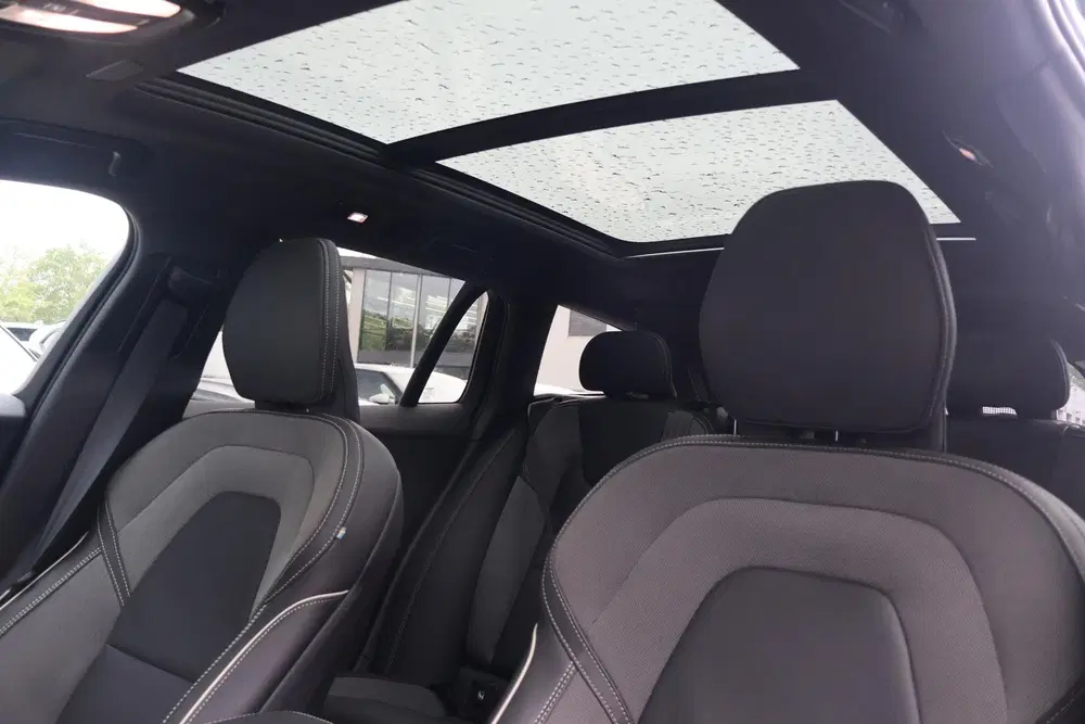 Volvo V60 2.0 T8 Plug-in Hybrid AWD Plus Dark uit 2026, foto 15