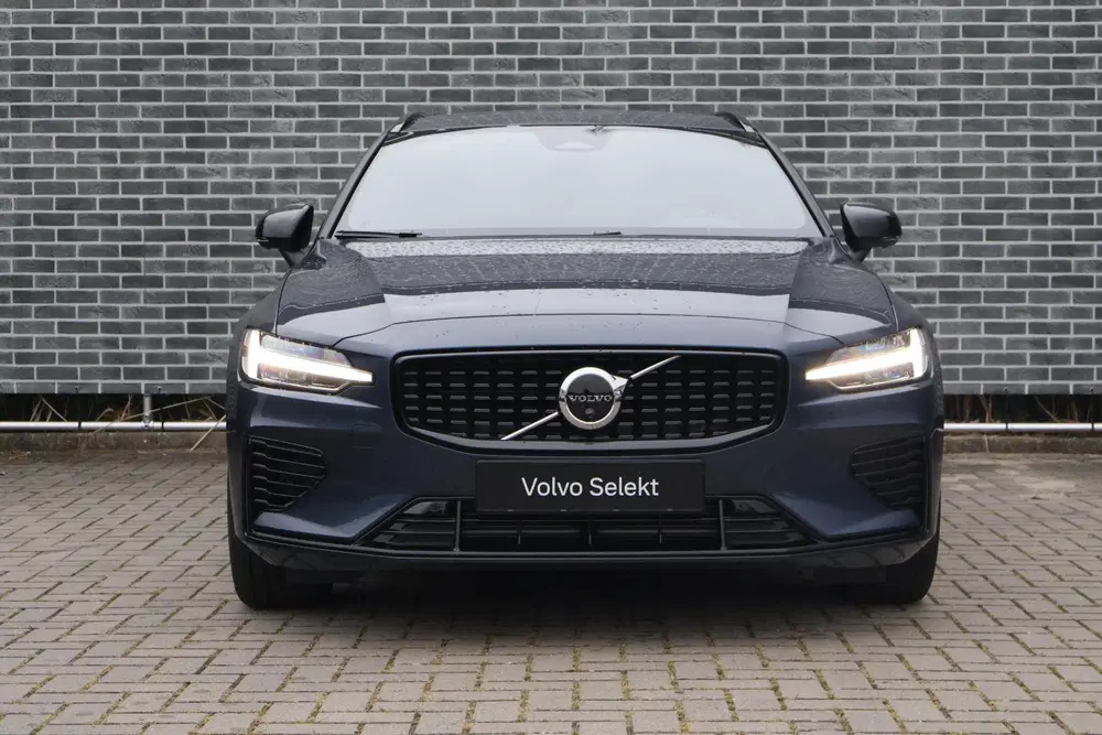 Volvo V60 2.0 T8 Plug-in Hybrid AWD Plus Dark uit 2026, foto 3