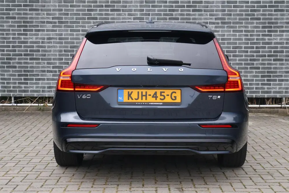 Volvo V60 2.0 T8 Plug-in Hybrid AWD Plus Dark uit 2026, foto 5