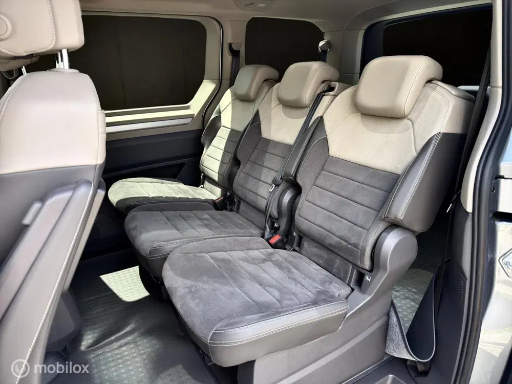 Volkswagen Multivan 2.0 Benzine uit 2022, foto 12
