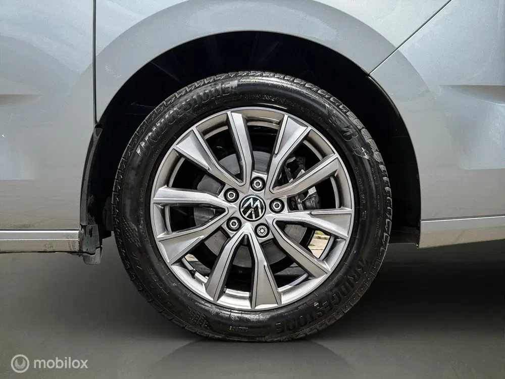 Volkswagen Multivan 2.0 Benzine uit 2022, foto 7