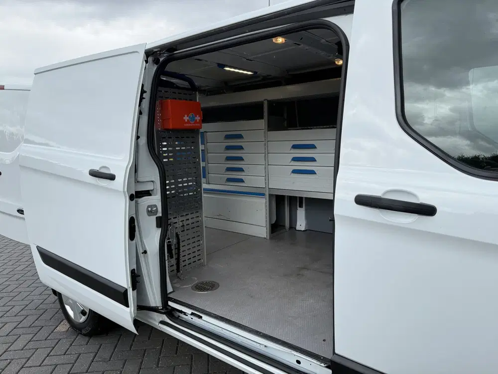 Ford Transit Custom 2.0 TDCI uit 2020, foto 9