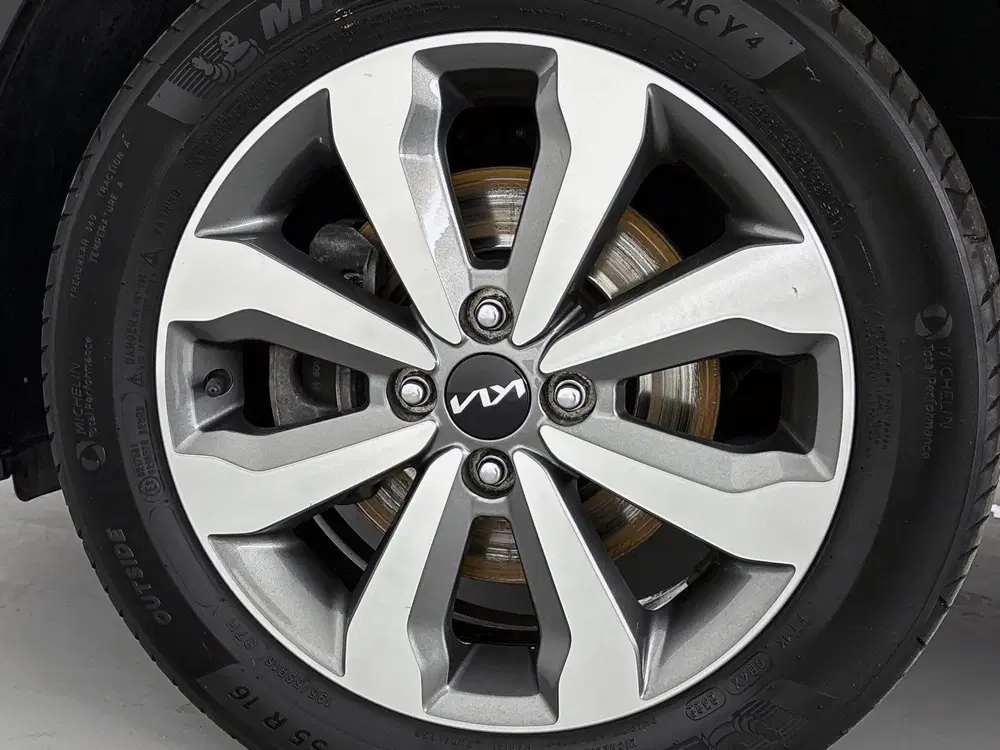Kia Stonic 1.0 T-GDi MHEV DynamicPlusLine uit 2023, foto 14