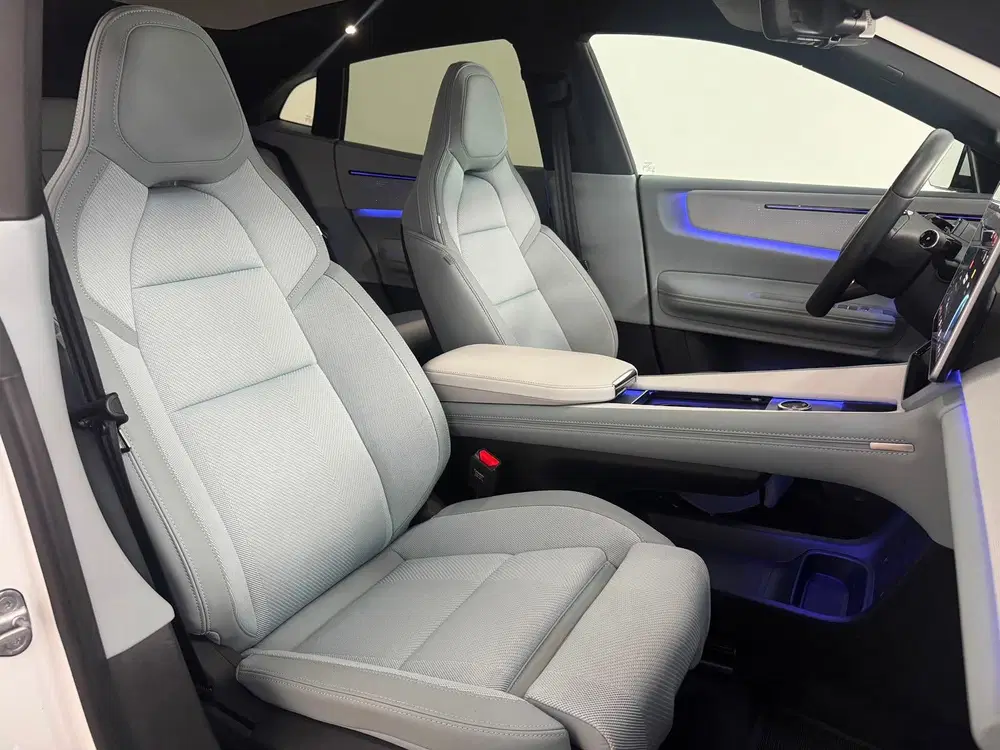Polestar 4 Long Range Single motor 100 kWh uit 2024, foto 11