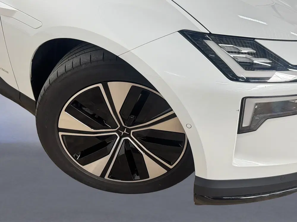 Polestar 4 Long Range Single motor 100 kWh uit 2024, foto 8