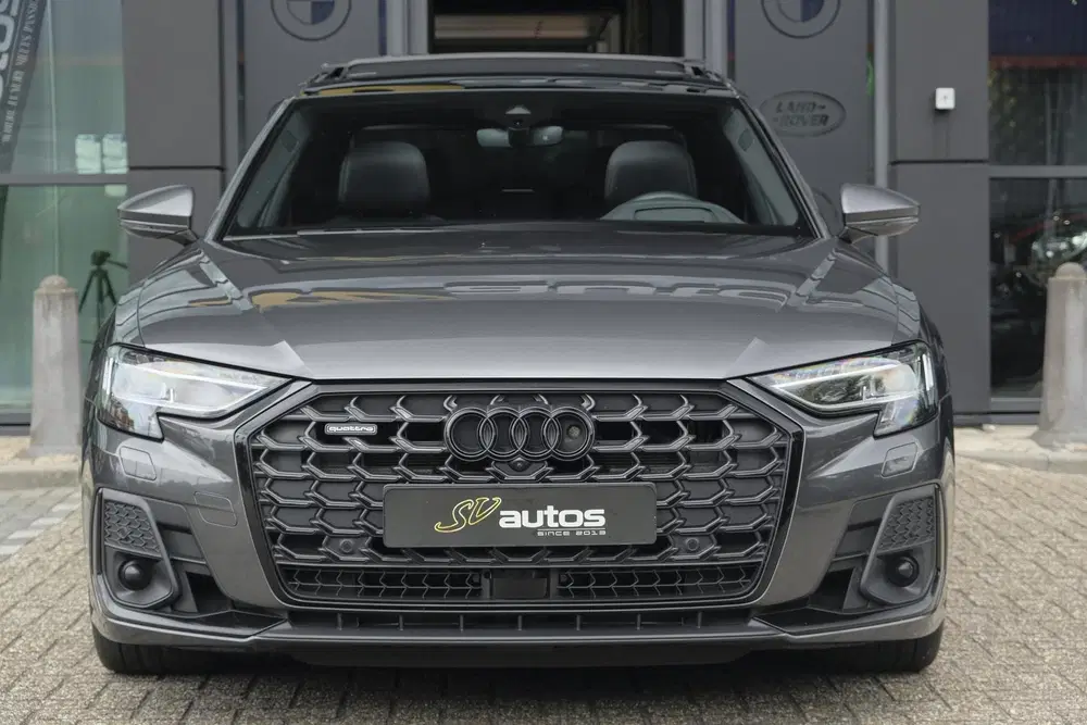 Audi A8 60 TFSIe 462pk S-Line Quattro Panoramdak * uit 2024, foto 15