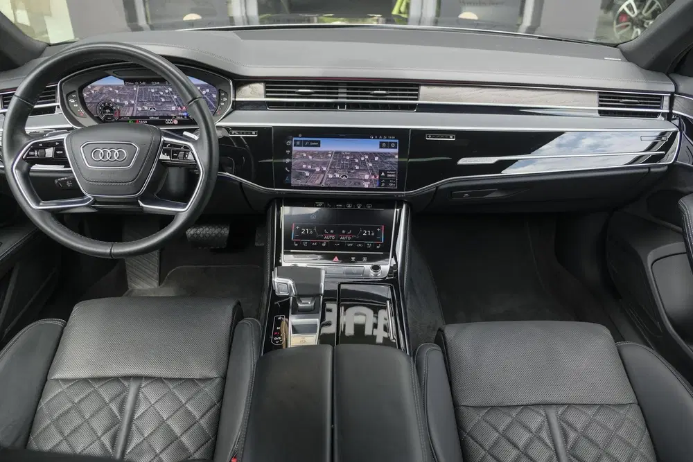 Audi A8 60 TFSIe 462pk S-Line Quattro Panoramdak * uit 2024, foto 3