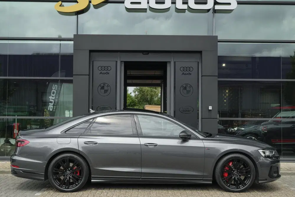 Audi A8 60 TFSIe 462pk S-Line Quattro Panoramdak * uit 2024, foto 6