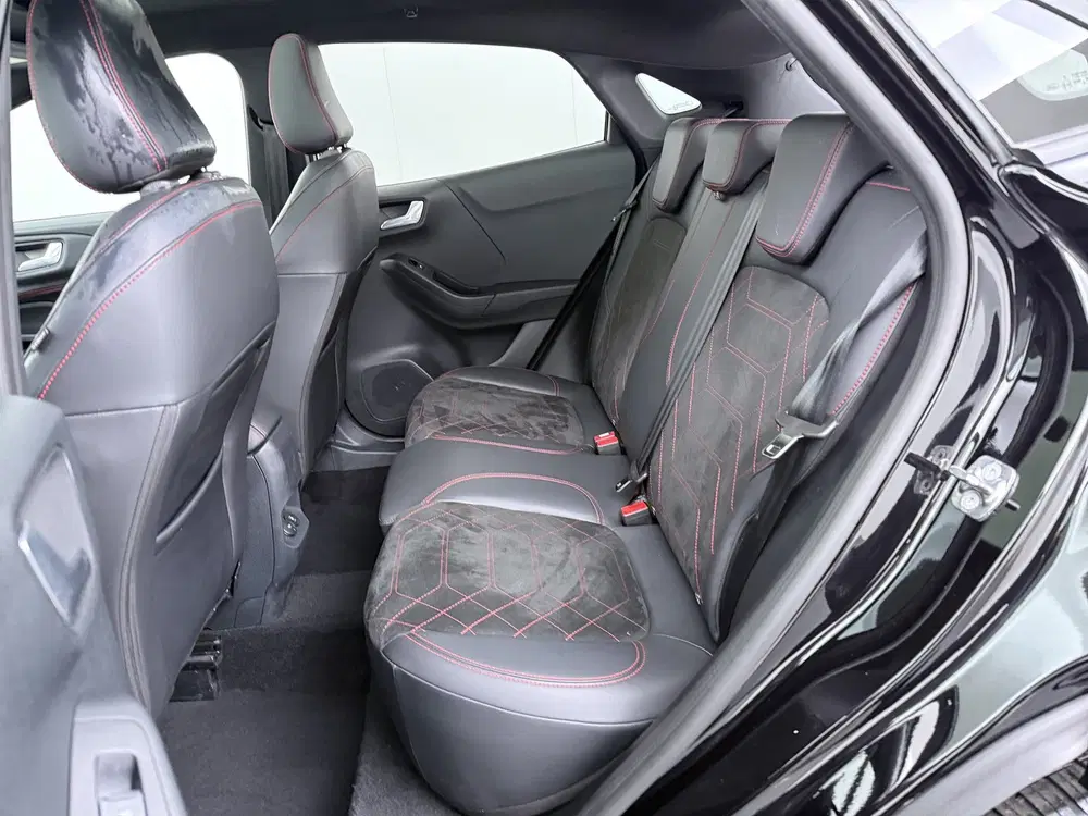 Ford Puma EcoBoost Hybrid 155 pk ST-Line X uit 2025, foto 10