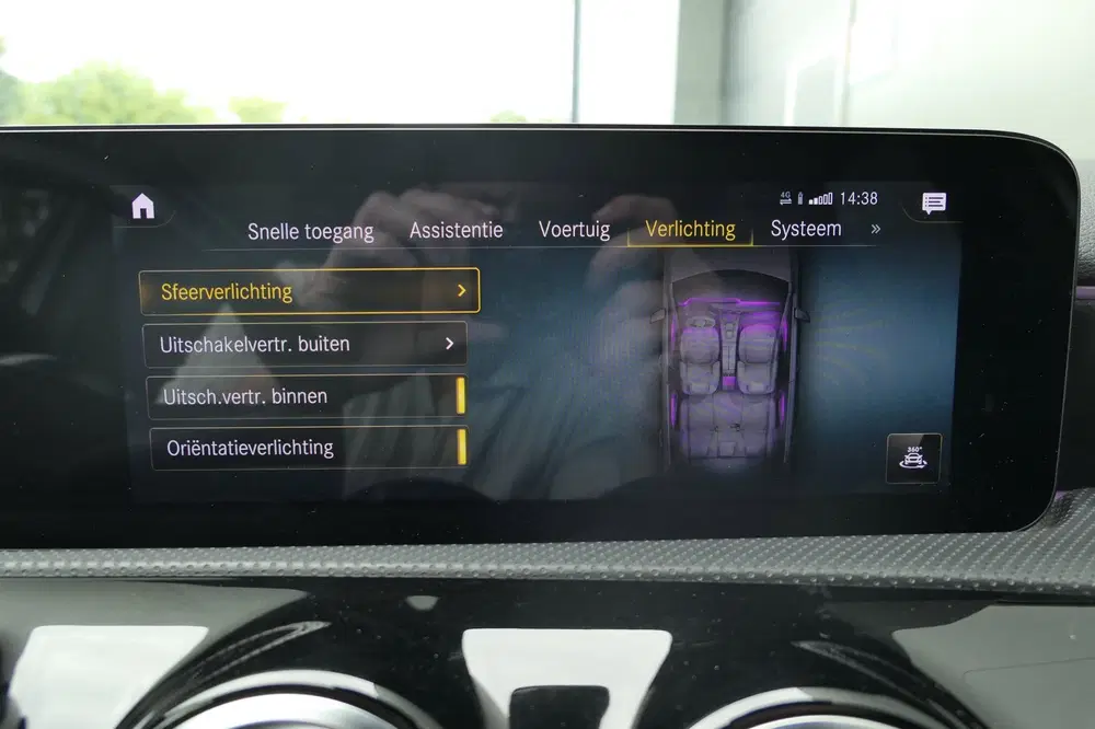 Mercedes-Benz A-Klasse AMG 35 4MATIC Premium Panorama Alcant uit 2020, foto 10