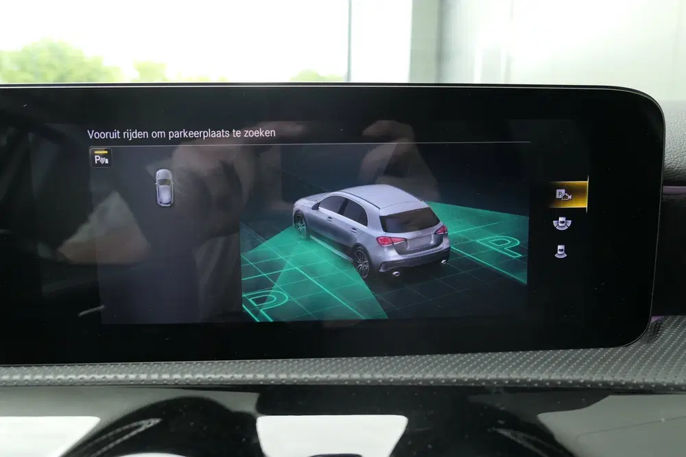 Mercedes-Benz A-Klasse AMG 35 4MATIC Premium Panorama Alcant uit 2020, foto 11