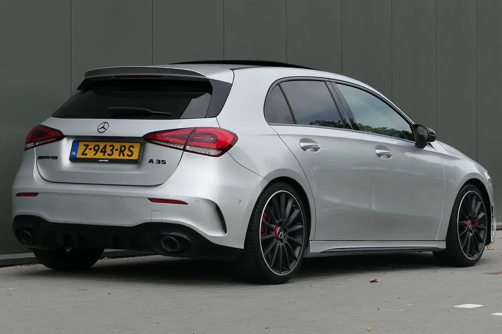 Mercedes-Benz A-Klasse AMG 35 4MATIC Premium Panorama Alcant uit 2020, foto 2
