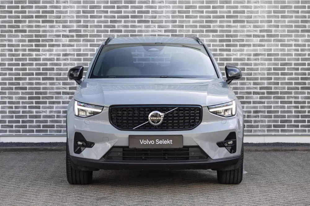 Volvo XC40 2.0 B3 Plus Dark uit 2025, foto 5