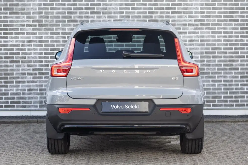 Volvo XC40 2.0 B3 Plus Dark uit 2025, foto 6