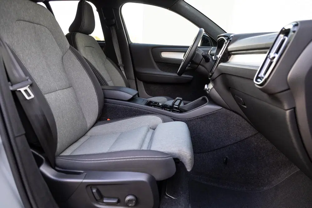 Volvo XC40 2.0 B3 Plus Dark uit 2025, foto 8