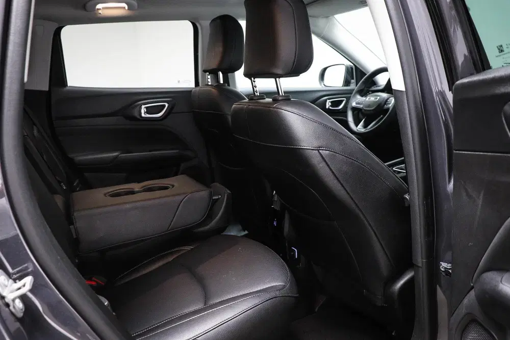Jeep Compass 1.5T e-Hybrid Summit uit 2025, foto 10