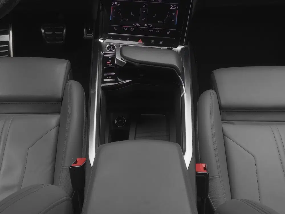 Audi Q8 55 quattro 115 kWh 408PK uit 2024, foto 11