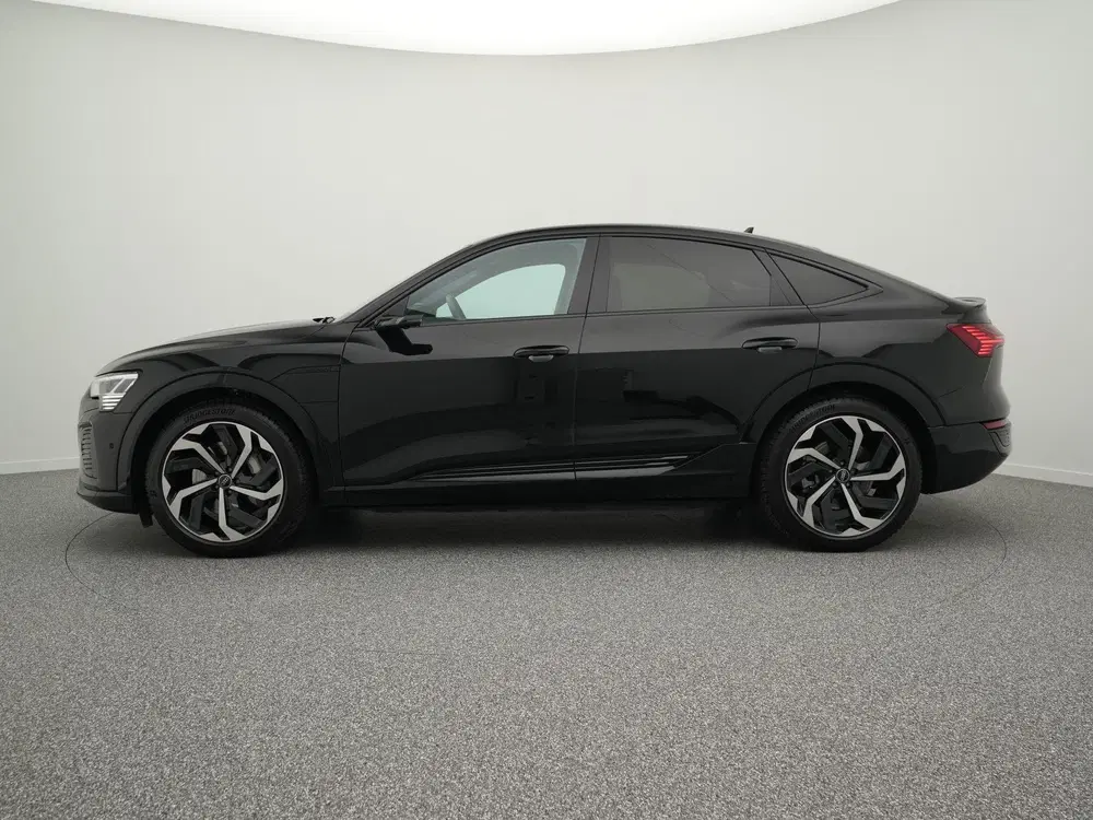 Audi Q8 55 quattro 115 kWh 408PK uit 2024, foto 13