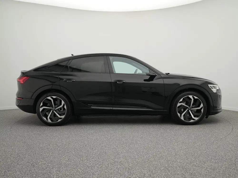 Audi Q8 55 quattro 115 kWh 408PK uit 2024, foto 14