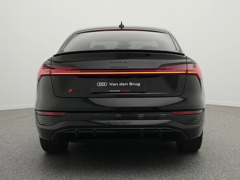 Audi Q8 55 quattro 115 kWh 408PK uit 2024, foto 7