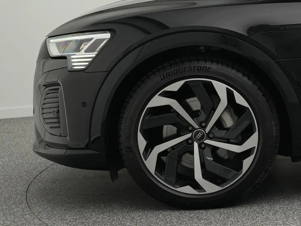 Audi Q8 55 quattro 115 kWh 408PK uit 2024, foto 8