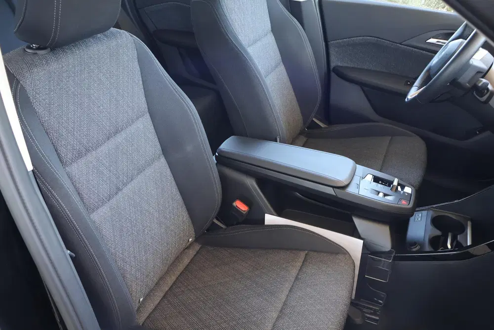 BMW iX1 xDrive30 uit 2024, foto 8