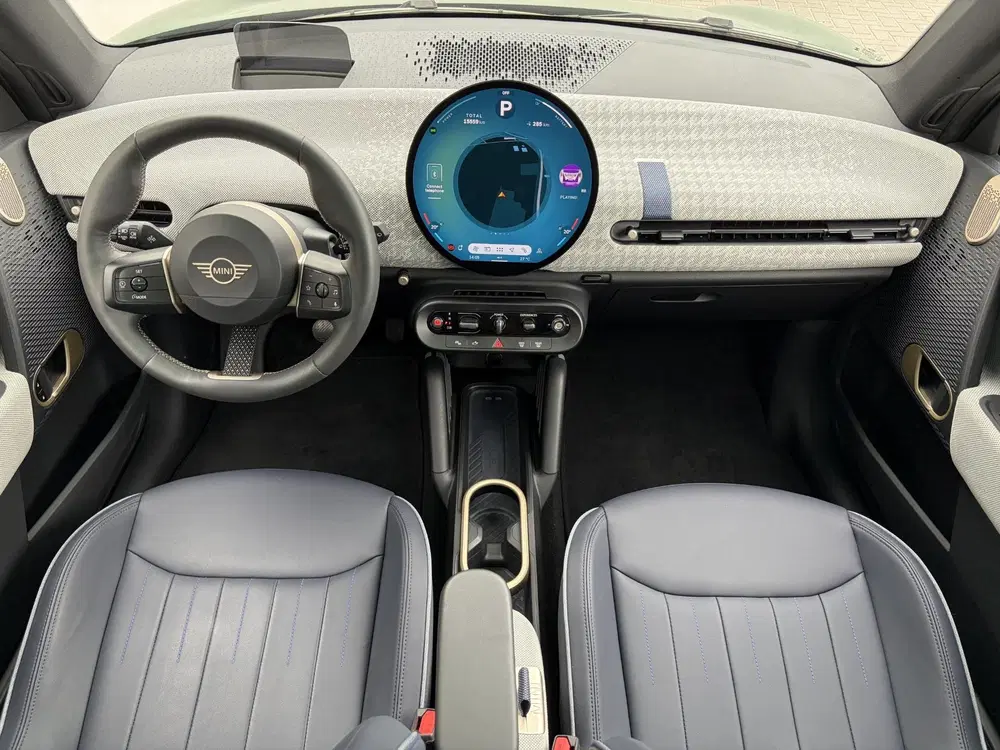 Mini Cooper SE Cooper SE Favoured M 54.2 kWh uit 2024, foto 2