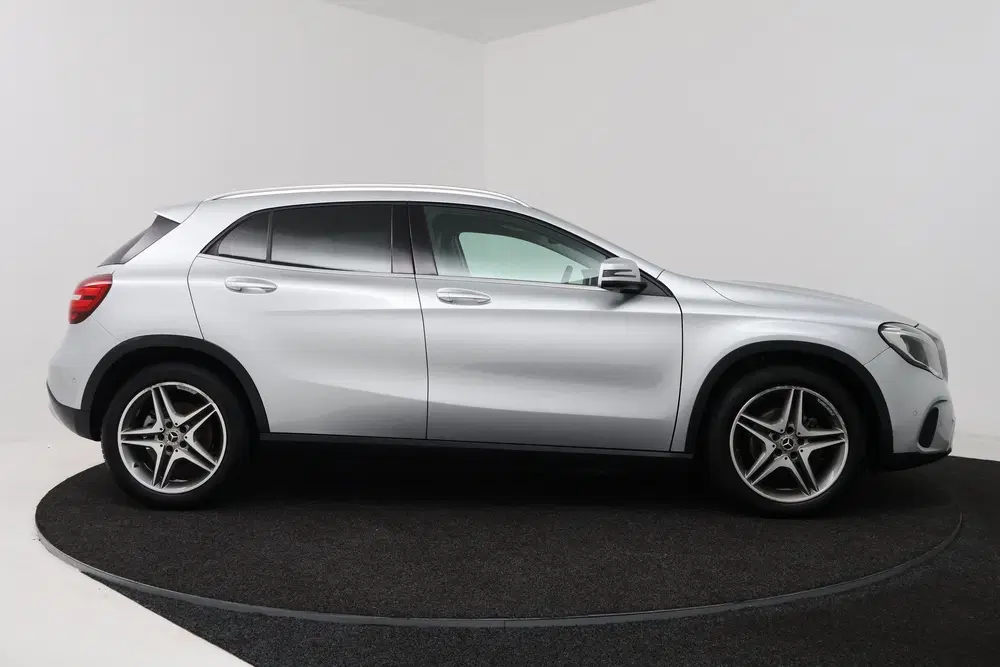 Mercedes-Benz GLA GLA 180 Sport Edition (STOELVERWARMING uit 2019, foto 15