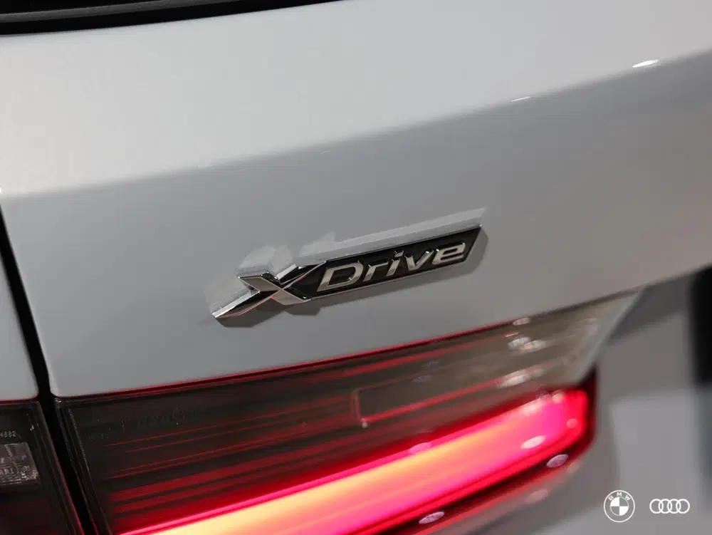 BMW 3-serie xDrive M SPORT 22KW uit 2025, foto 12